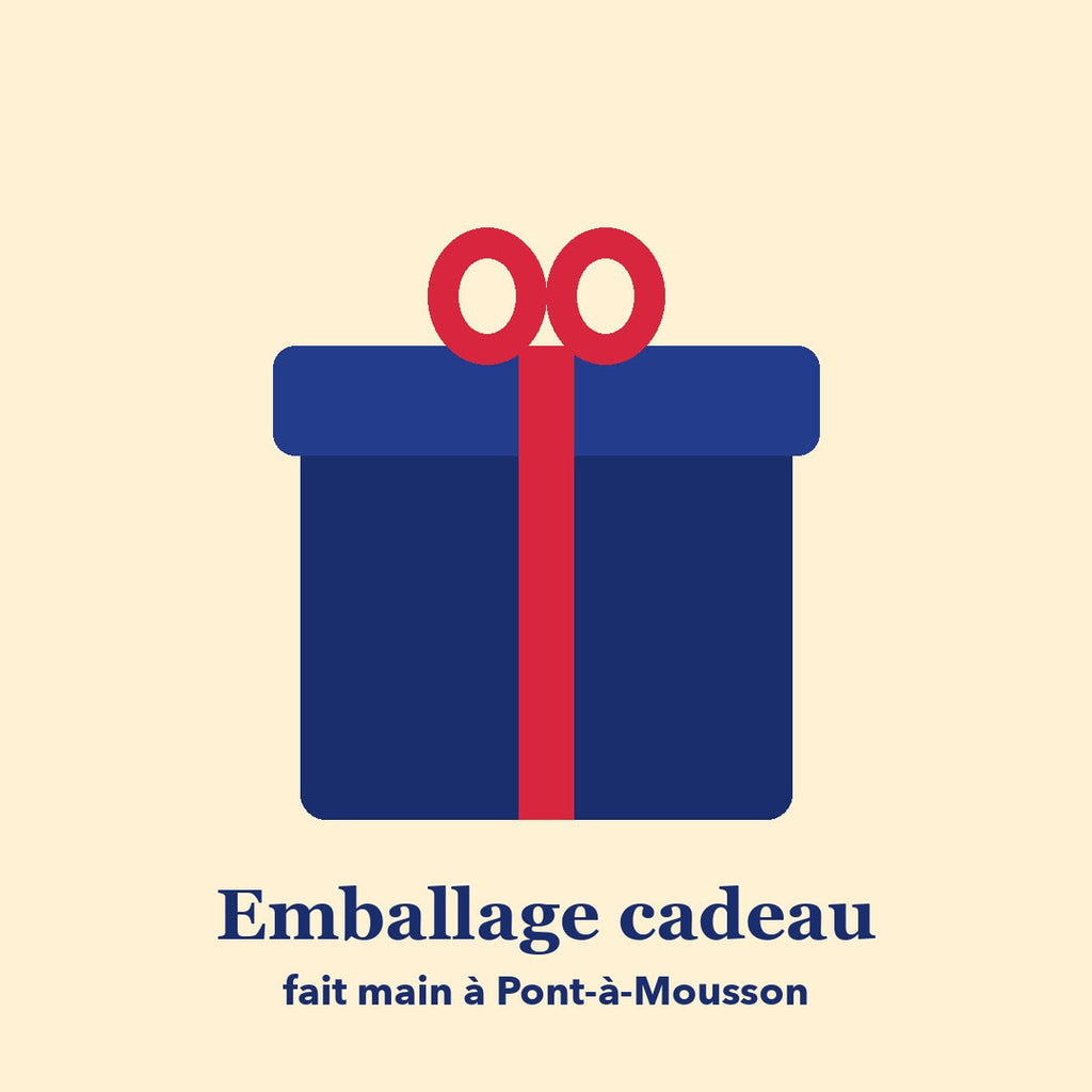 Emballer un cadeau à la main : le détail qui change tout