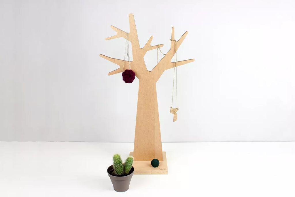 L'arbre à bijoux : le rangement élégant qui sublime votre collection