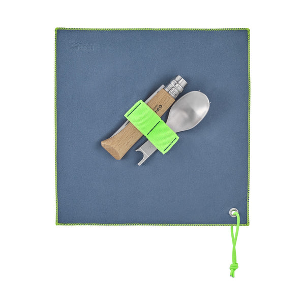 Couverts Picnic+ d'Opinel : couteau N°08, fourchette et cuillère sur leur étui microfibre