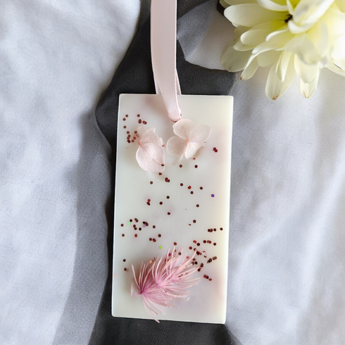 Suspension armoire parfumée Fleur de coton Les Senteurs de Maly - parfume linge et vêtements 6 mois minimum