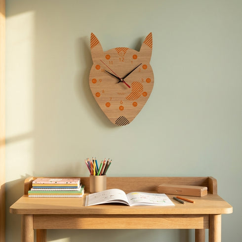 Horloge pédagogique - Renard - En bois de chên en situation