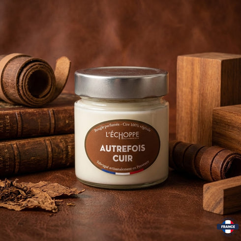 Bougie parfumée Autrefois cuir - Cire 100% végétale - J'achète français - L'échoppe Buissonnière