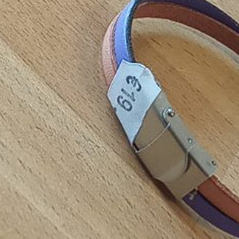 Bracelet deux cuirs croisés bleu et brun, atelier Cristalizade