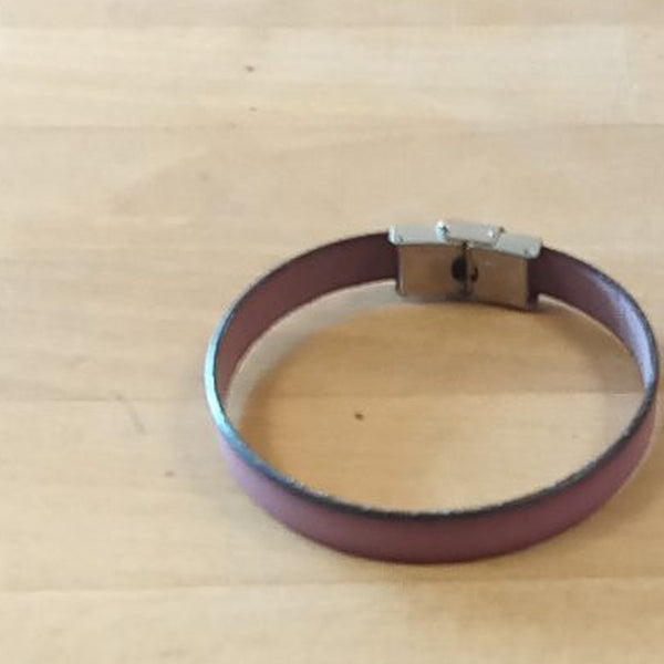 Bracelet en cuir violine, atelier Cristalizade