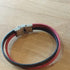 Bracelet deux cuirs croisés brun et rouge, atelier Cristalizade