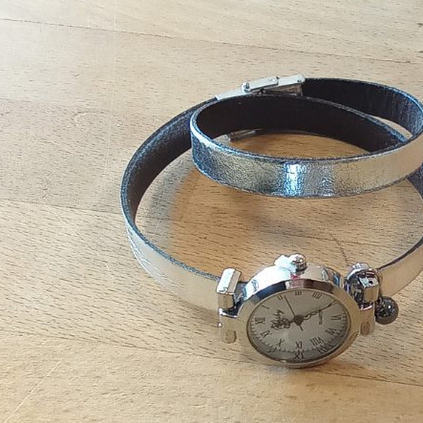Montre double tour en cuir argenté, atelier Cristalizade
