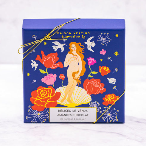 Boîte Délices de Vénus illustrée par Lemon Fee : Vénus sur sa coquille au milieu des roses