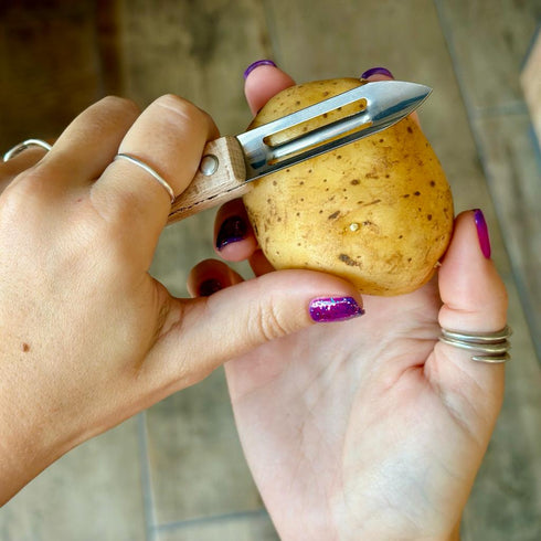 Eplucheur à légumes manche bois blanc - J'achète français