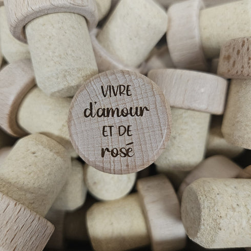 Bouchon en liège gravé « Vivre d'amour et de rosé » - Chti Bouchons - Picardie, fabriqué en France