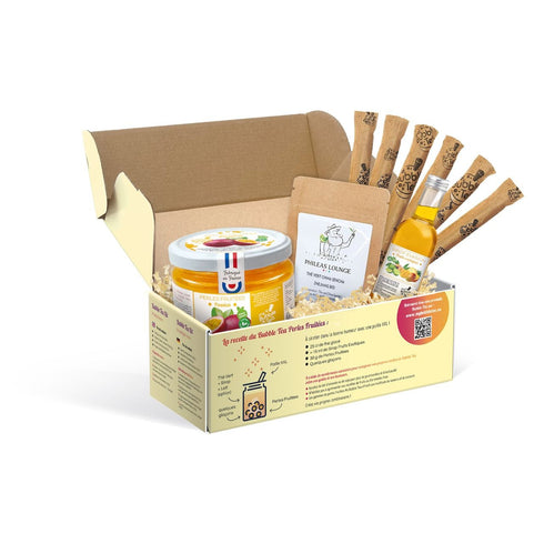 Coffret thé aux perles My Bubble Tea ouvert : perles, thé vert, sirop et pailles