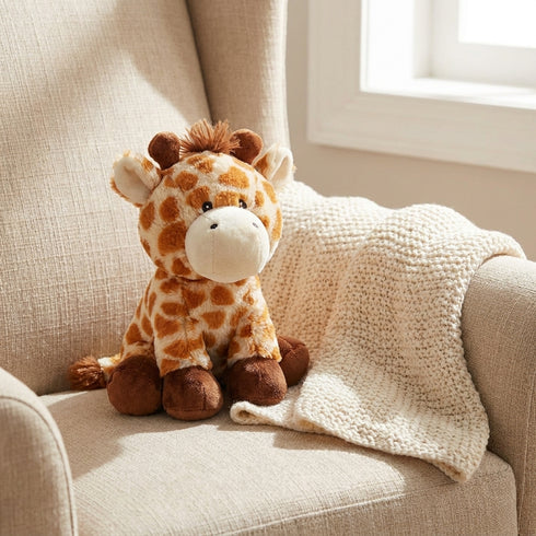 Peluche Bouillotte Girafe - L'Artisan du Bien-Être, en situation cosy