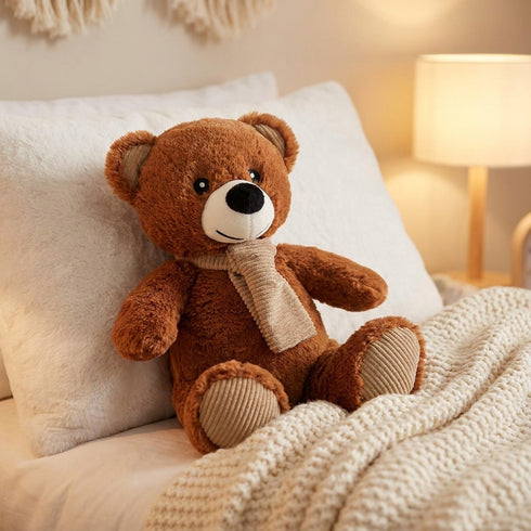 Peluche Bouillotte Ours - L'Artisan du Bien-Être, en situation cosy