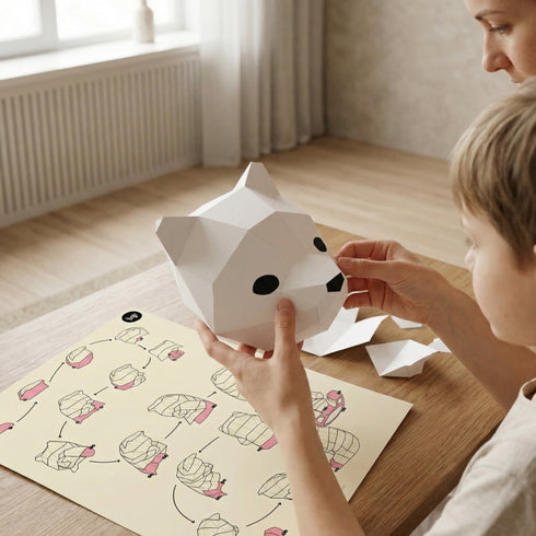 Parent et enfant montant ensemble une veilleuse Moki Moki